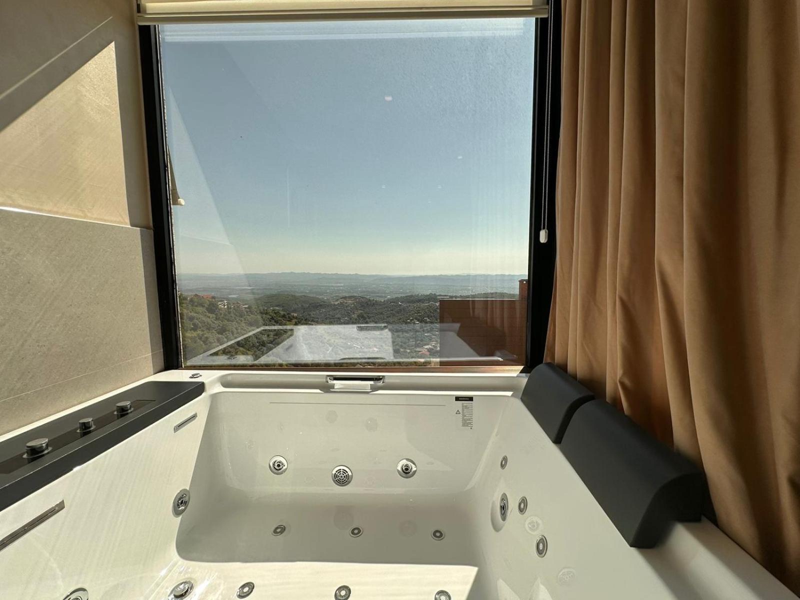 Z Art Hotel Krujë Екстериор снимка