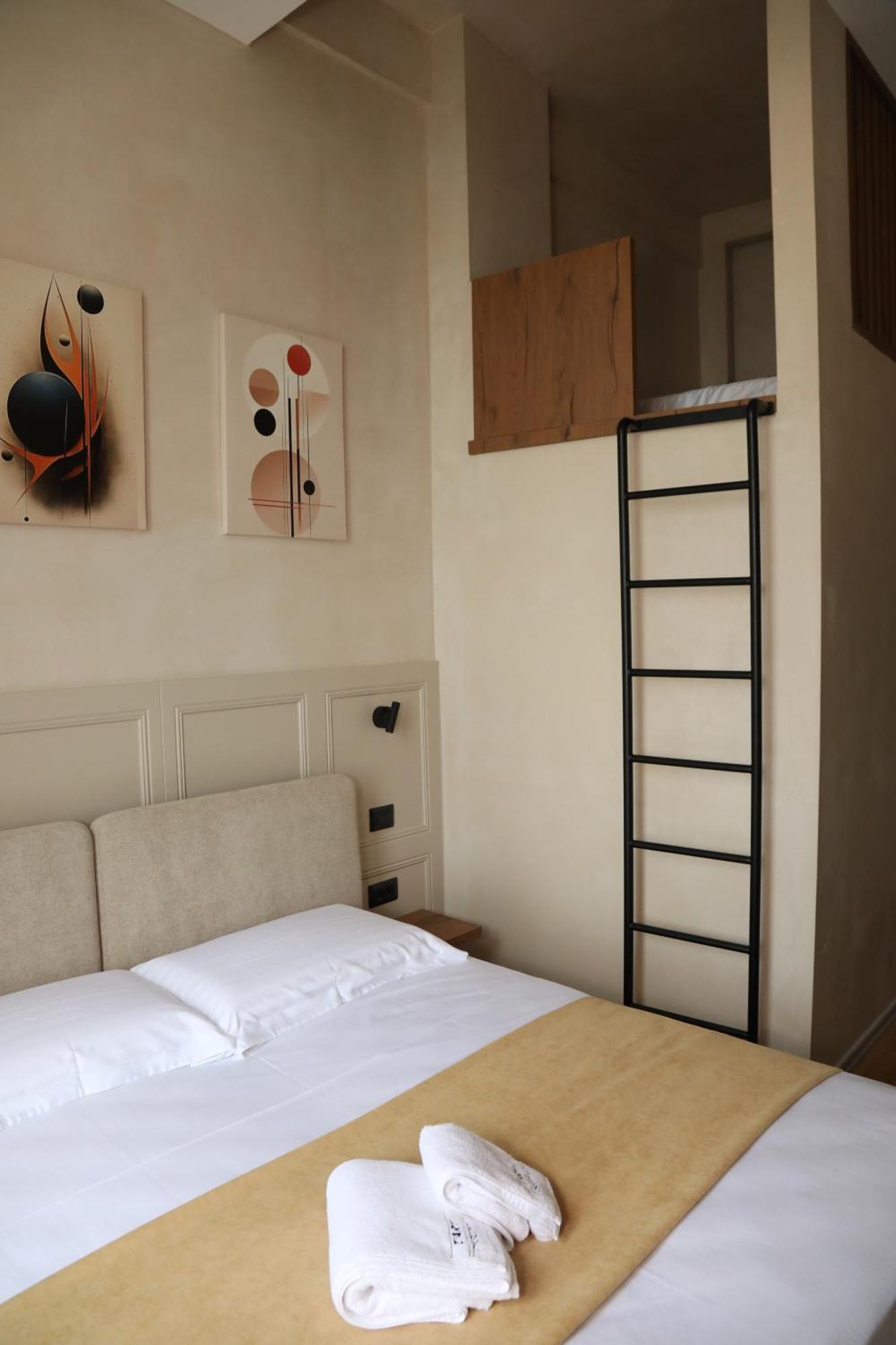 Z Art Hotel Krujë Екстериор снимка
