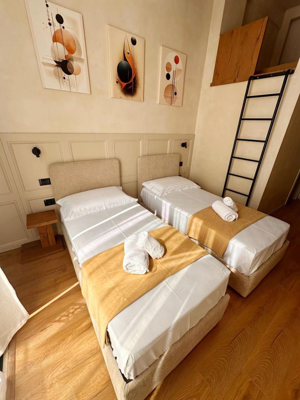 Z Art Hotel Krujë Екстериор снимка
